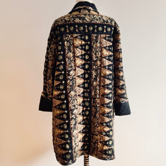 ❌SOLD❌ Vintage 90s Silk Quilted Long Line Coat - Picture 3 of 7